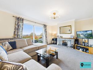 Sitting Room- click for photo gallery